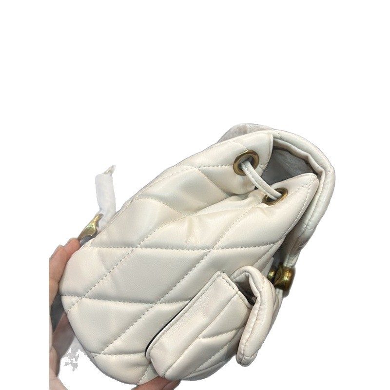 Cowhide Quilted Chain-Strap Shoulder Bag in Classic — detail close-up