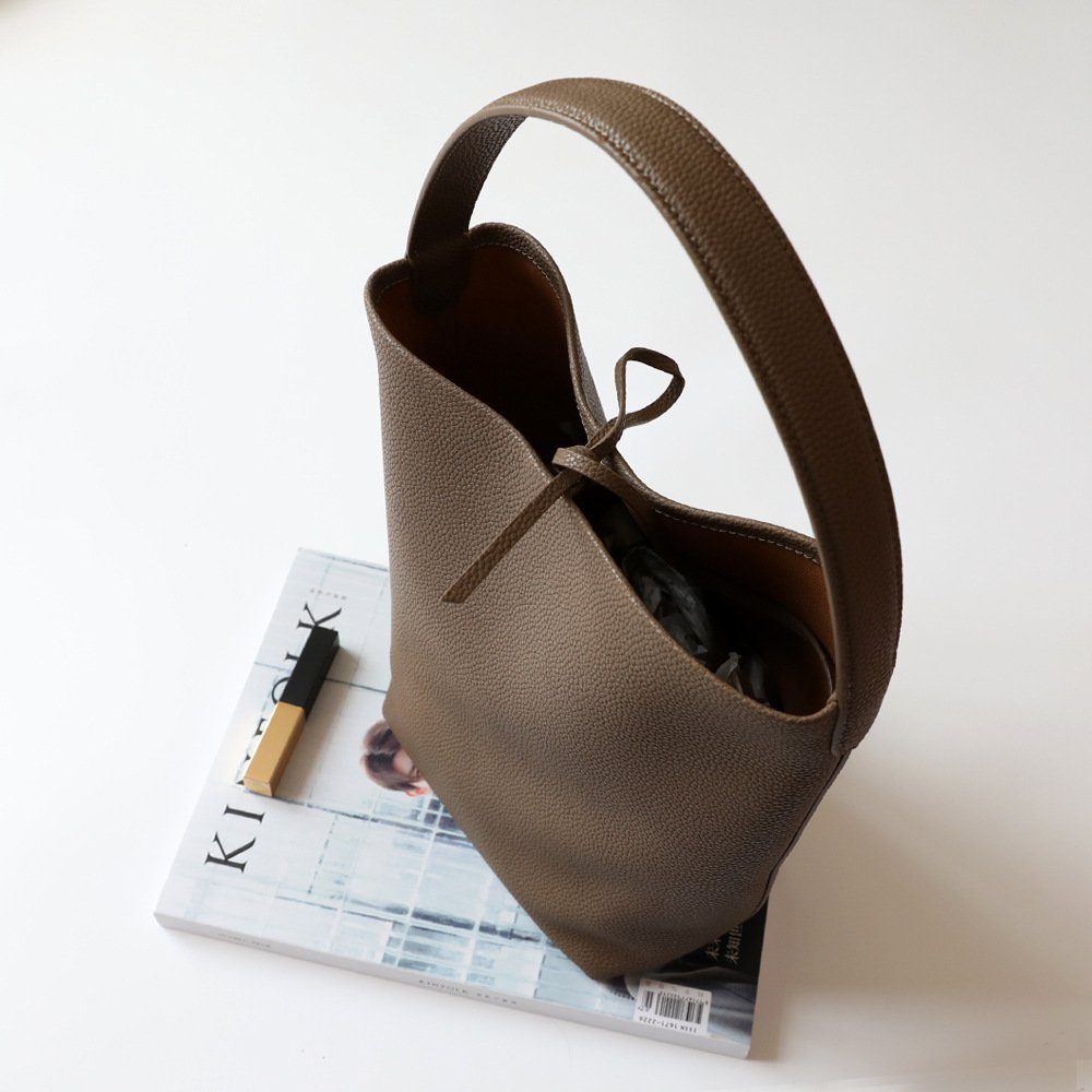 Japanese-Minimalist Leather Bucket Tote Bag in Black — interior view