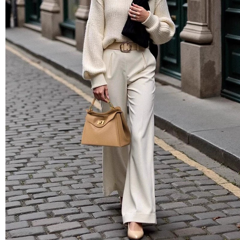 Lucia Lock Bag in Brown — interior view