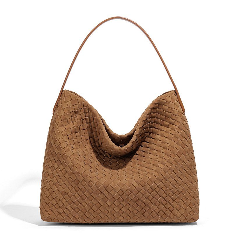 Retro Woven Large-Capacity Commuter Tote Bag in Black — side angle