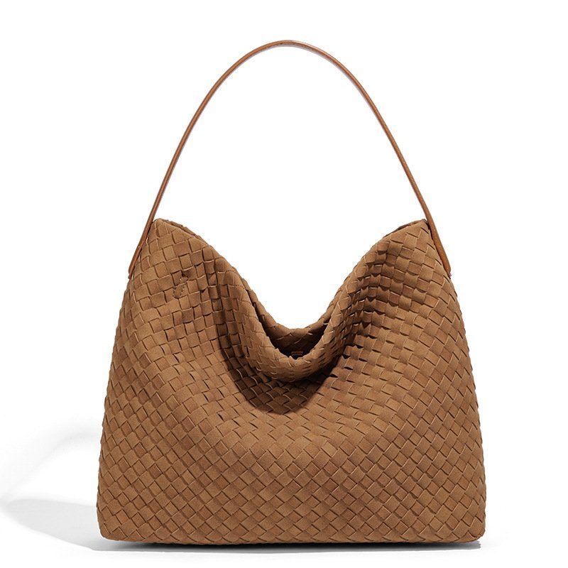 Retro Woven Large-Capacity Commuter Tote Bag in Black — side angle