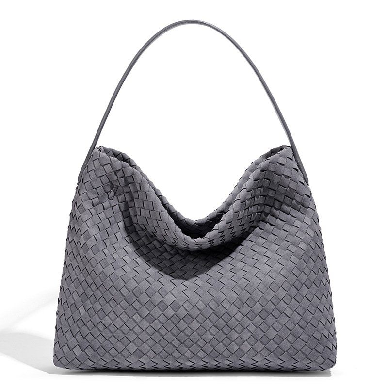 Retro Woven Large-Capacity Commuter Tote Bag in Black — detail close-up