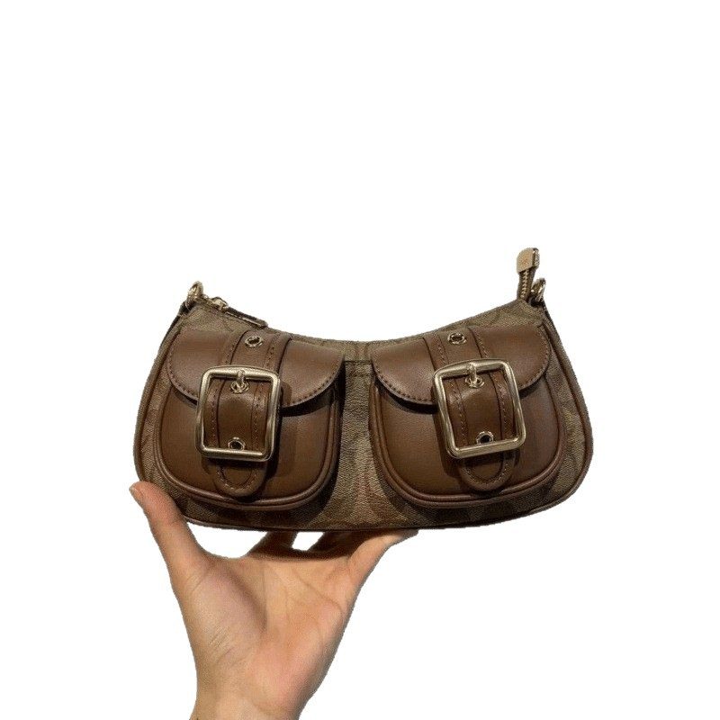 Underarm Baguette Crossbody Bag in Classic — detail close-up