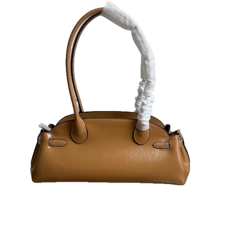Underarm Baguette Tote Bag - Vintage Edition in Classic — detail close-up