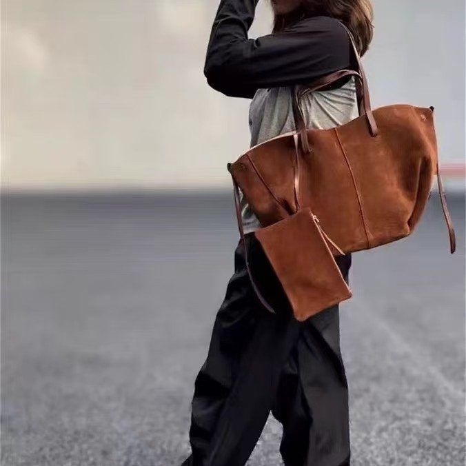 Wing Leather Tote Bag in Coffee — back view